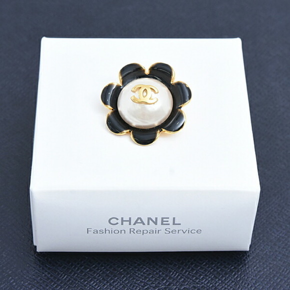 CHANEL Gold Pearl Logo Brooch - Picture 10 of 10